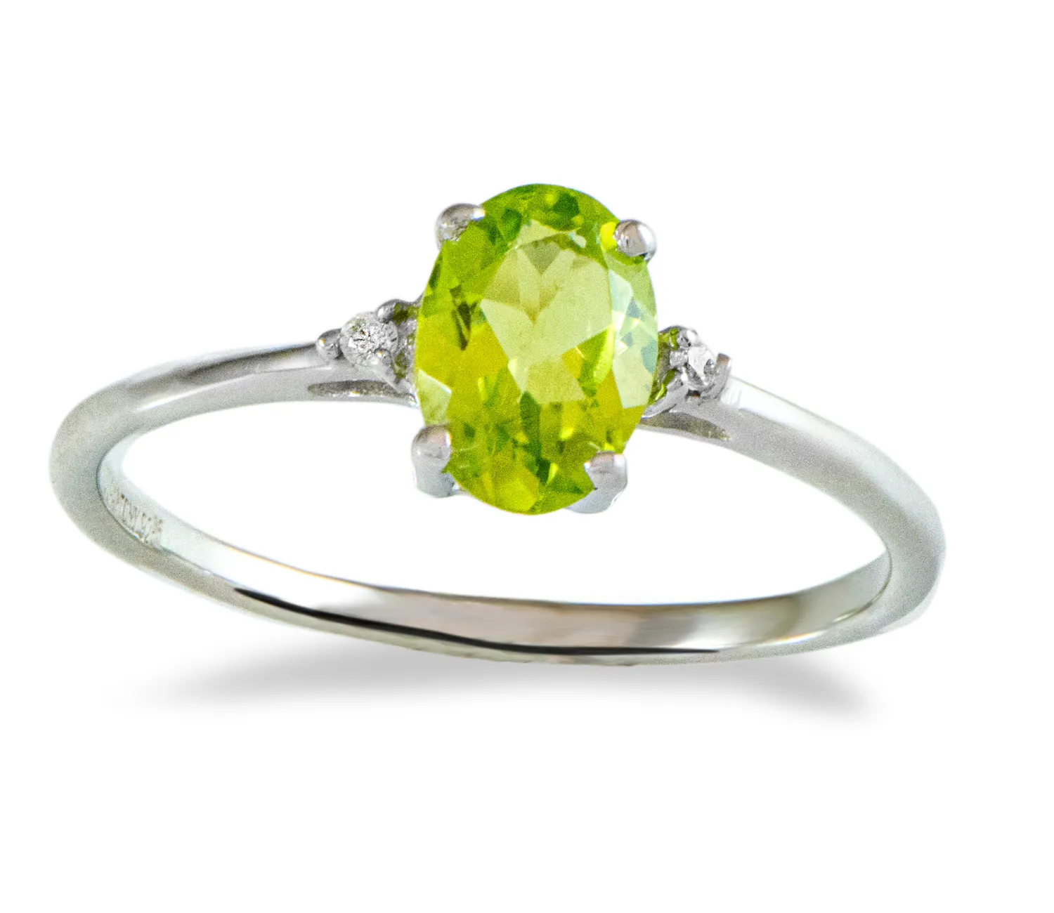 Сребърен пръстен с Перидот 7х5мм