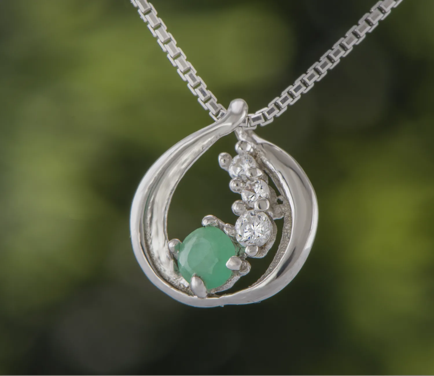 Висулка със Смарагд