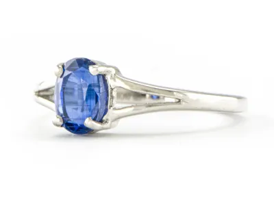 Пръстен със Син Кианит